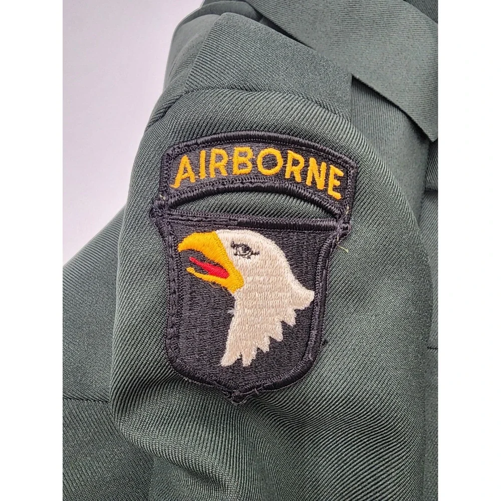 US ARMY JACKET VINTAGE STAFF SERGEANT / SERGEANT FIRST‎ CLASS 101ST AIRBORNE DIV